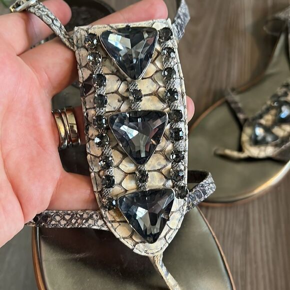 VINCE CAMUTO GENUINE LEATHER SNAKESKIN JEWELED SANDALS SIZE 9 EXCELLENT CNDTN! - Picture 3 of 10